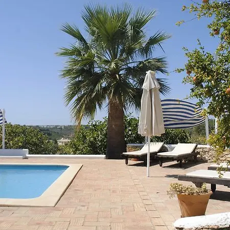 Monte Cortelhas Bed & Breakfast 4*